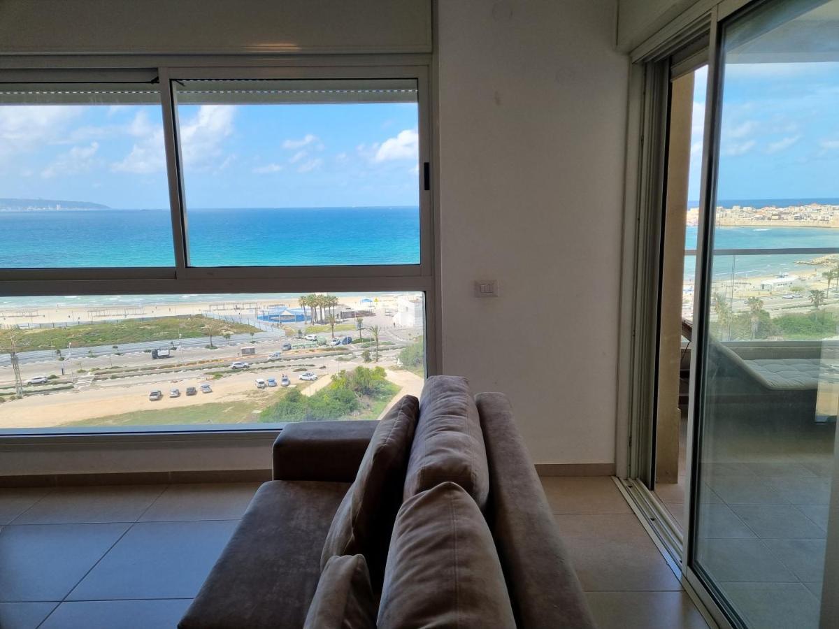 Beachfront Gallery Acre Exterior foto