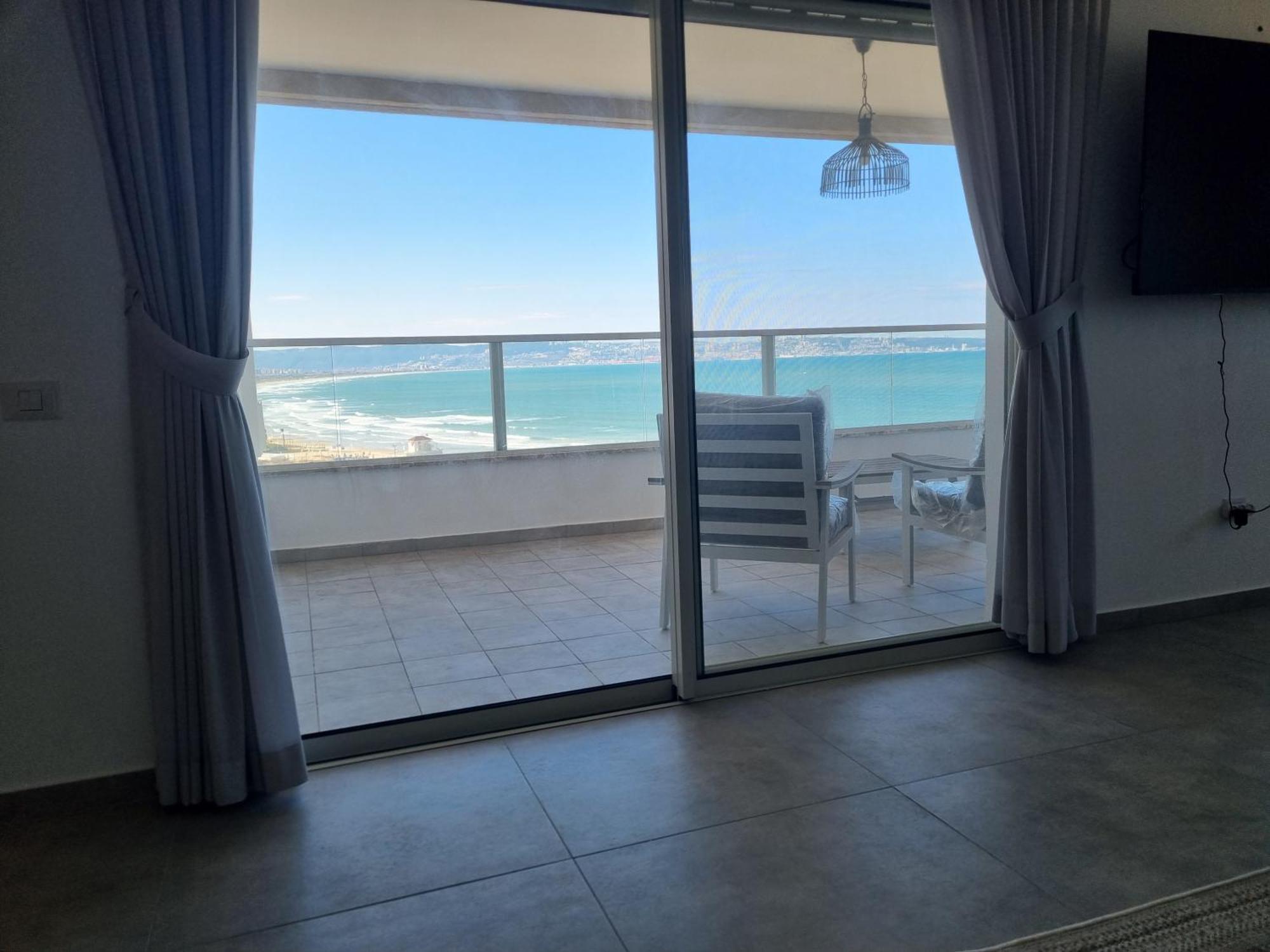 Beachfront Gallery Acre Exterior foto