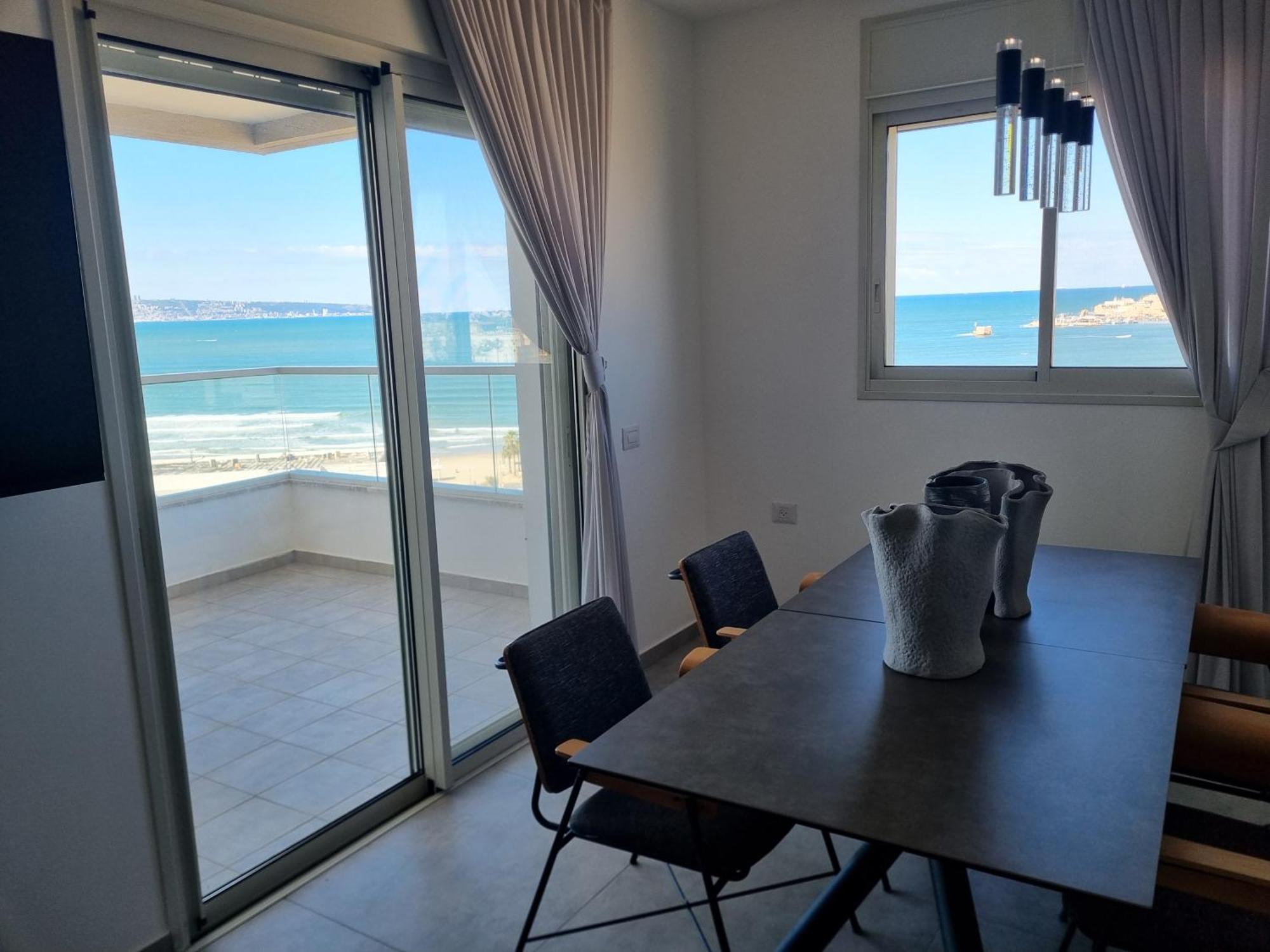 Beachfront Gallery Acre Exterior foto